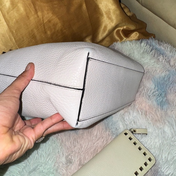 “Authentic”💟Valentino Garavani White Studded Tote Bag - Picture 10 of 11